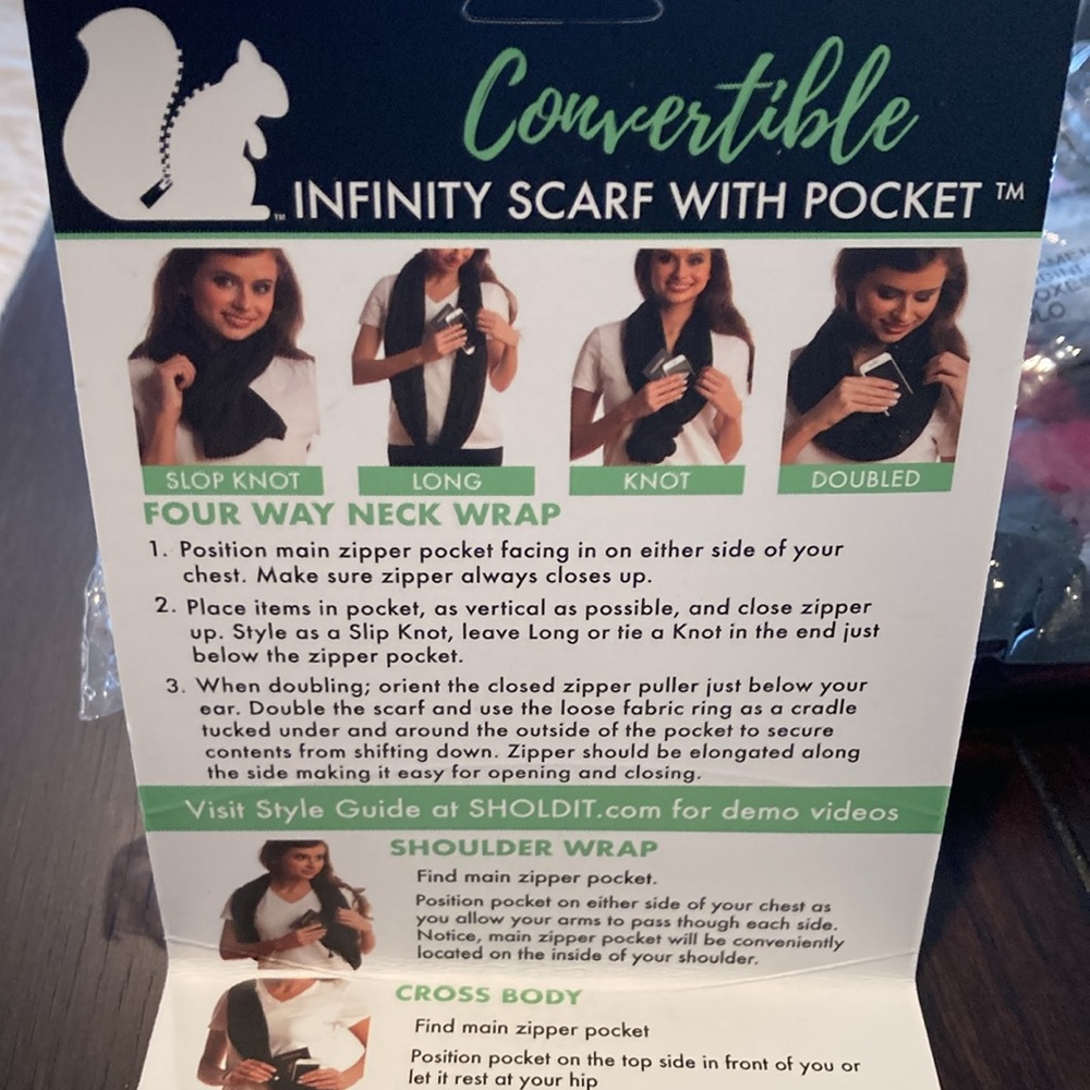 Sholdit Convertible Infinity Scarf with Pocket - Picture 5 of 8